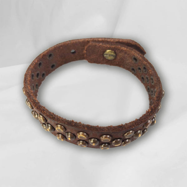 "Hammered" LEATHER BRACELET WITH STUDS T.Moro