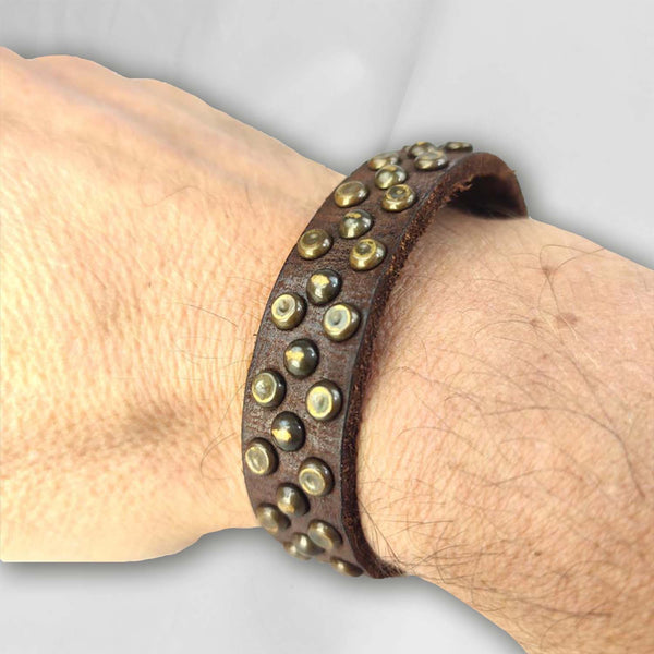 "Hammered" LEATHER BRACELET WITH STUDS T.Moro